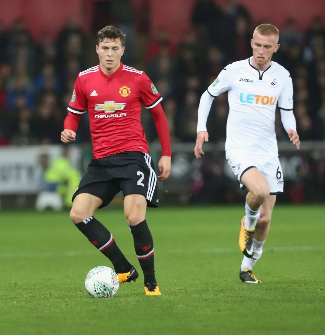 世界中脱颖 世界中脱颖